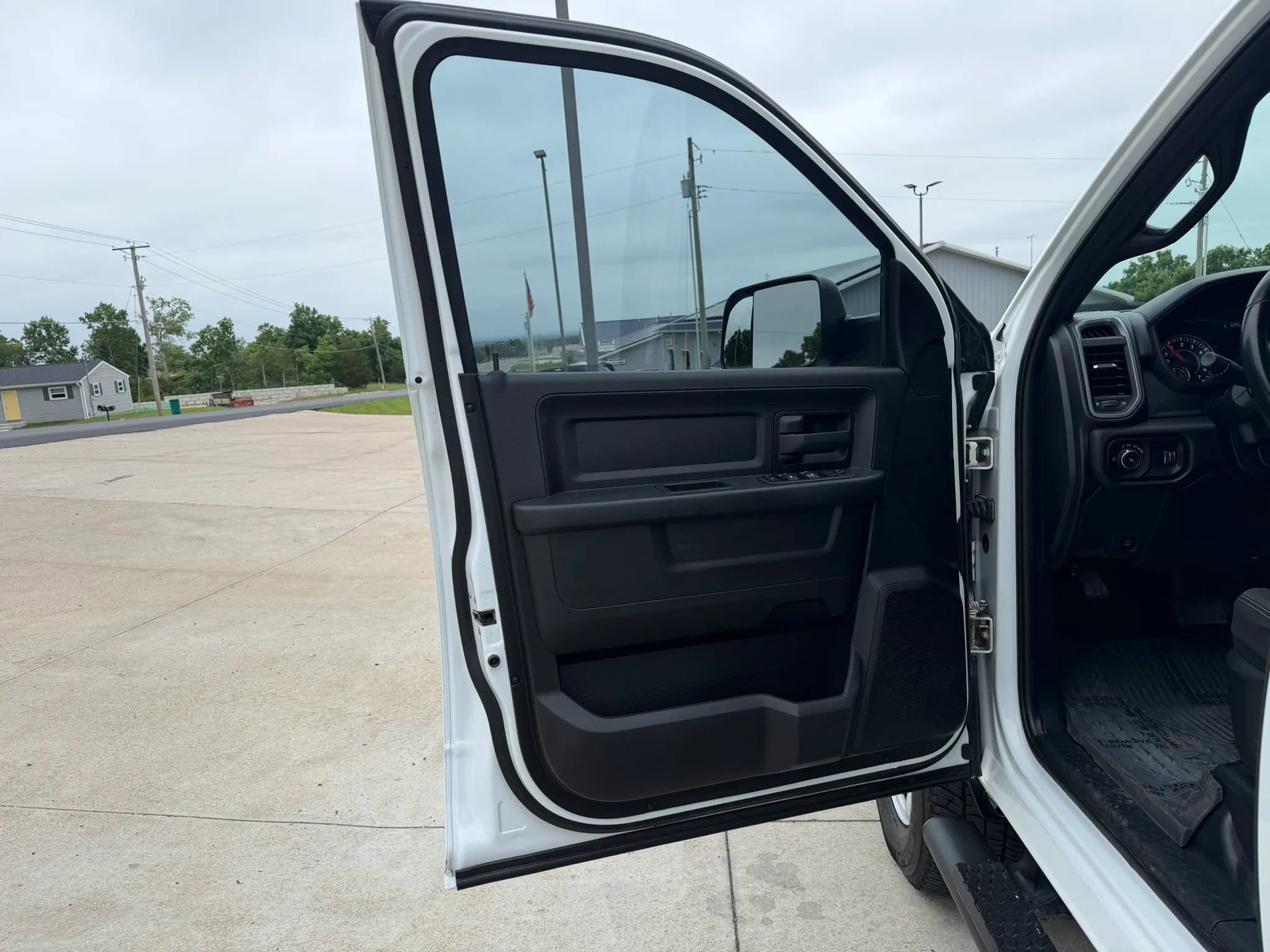 Used 2022 RAM 2500 Tradesman w/ Snow Chief Group AWD/4WD image 13