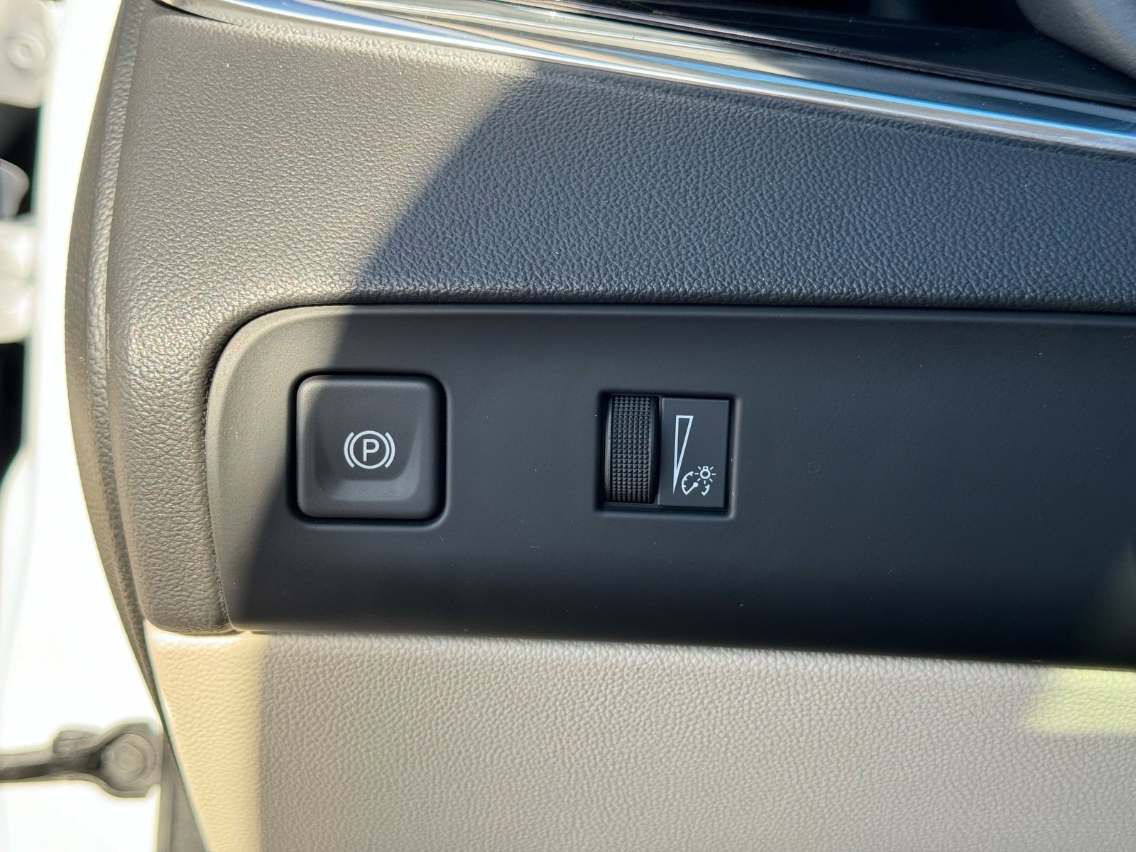 Used 2023 Buick Enclave Essence w/ Experience Buick Package image 19