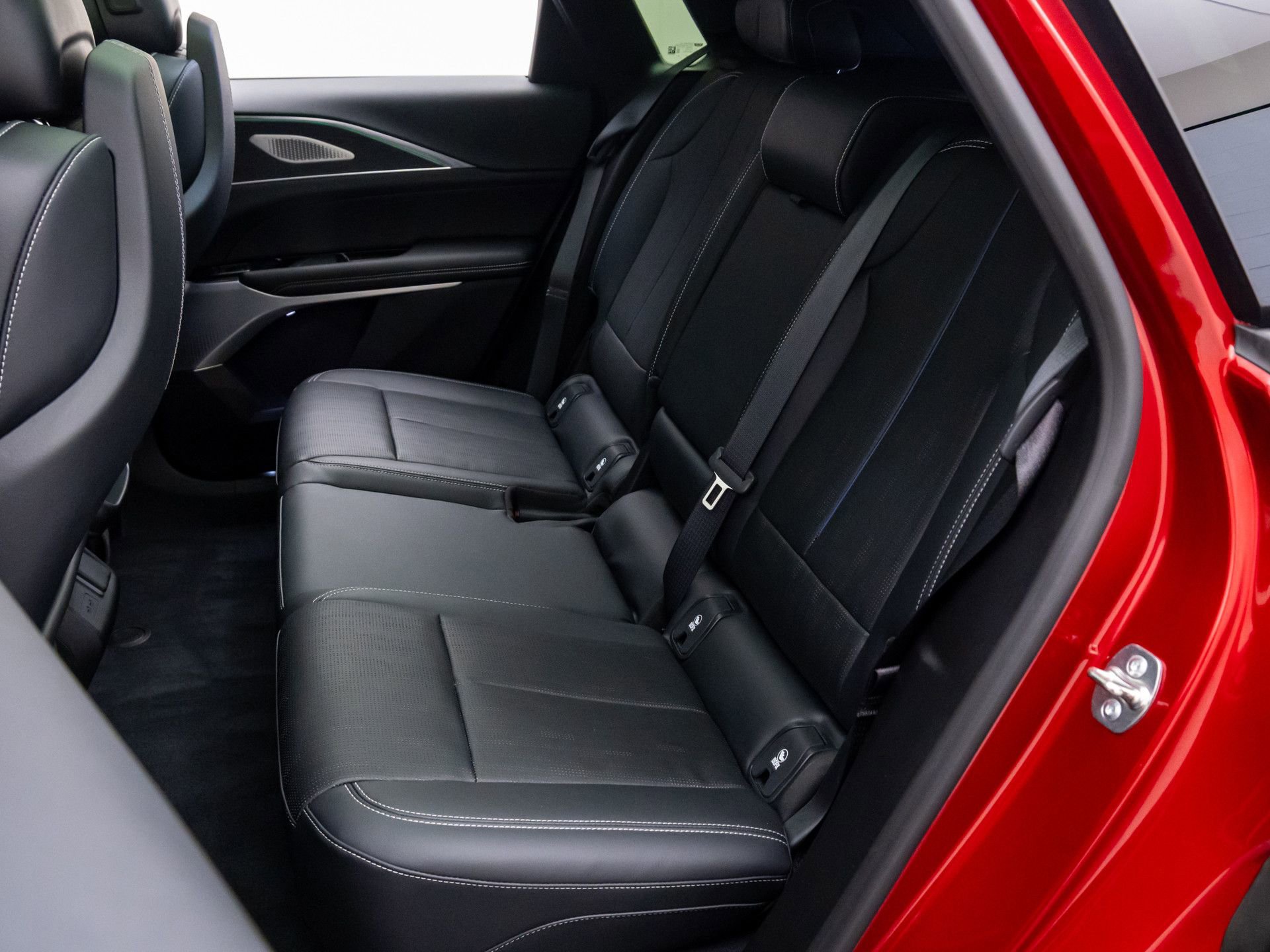 Certified 2024 Cadillac Lyriq Luxury w/ LPO, Floor Liner Package image 23