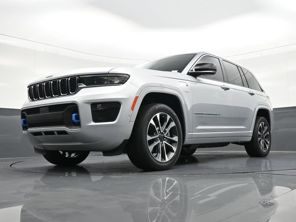 Used 2022 Jeep Grand Cherokee Overland AWD/4WD image 23