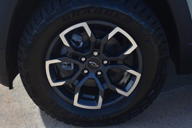 New 2026 Chevrolet Equinox ACTIV w/ Safety and Technology Package image 11