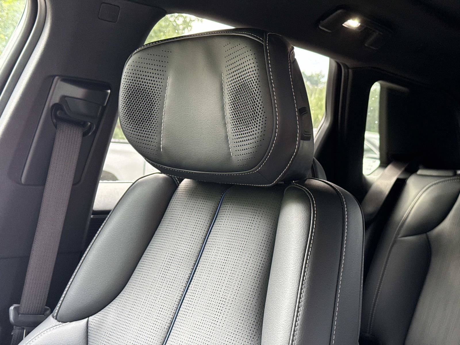 Used 2025 Cadillac Lyriq Luxury w/ LPO, Floor Liner Package AWD/4WD image 24
