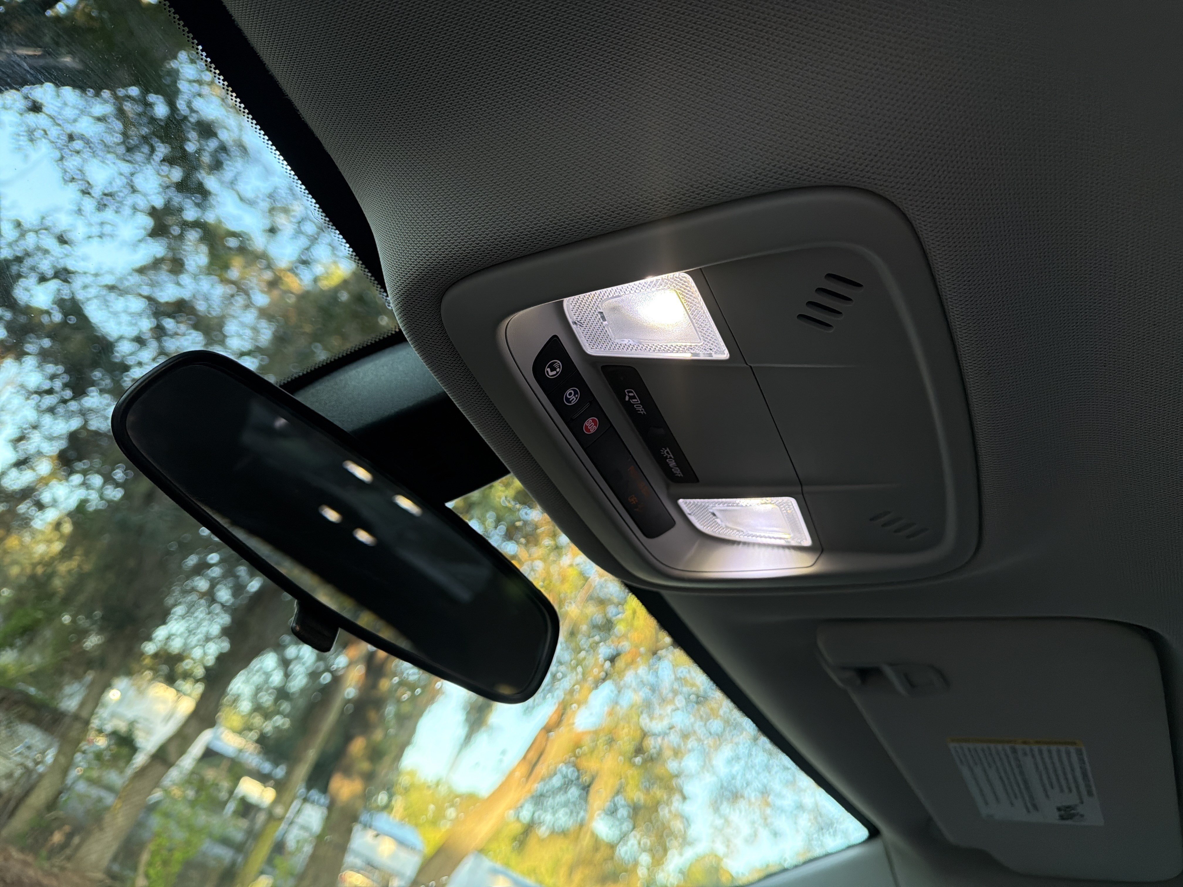 Used 2021 Chevrolet Traverse LS FWD image 28