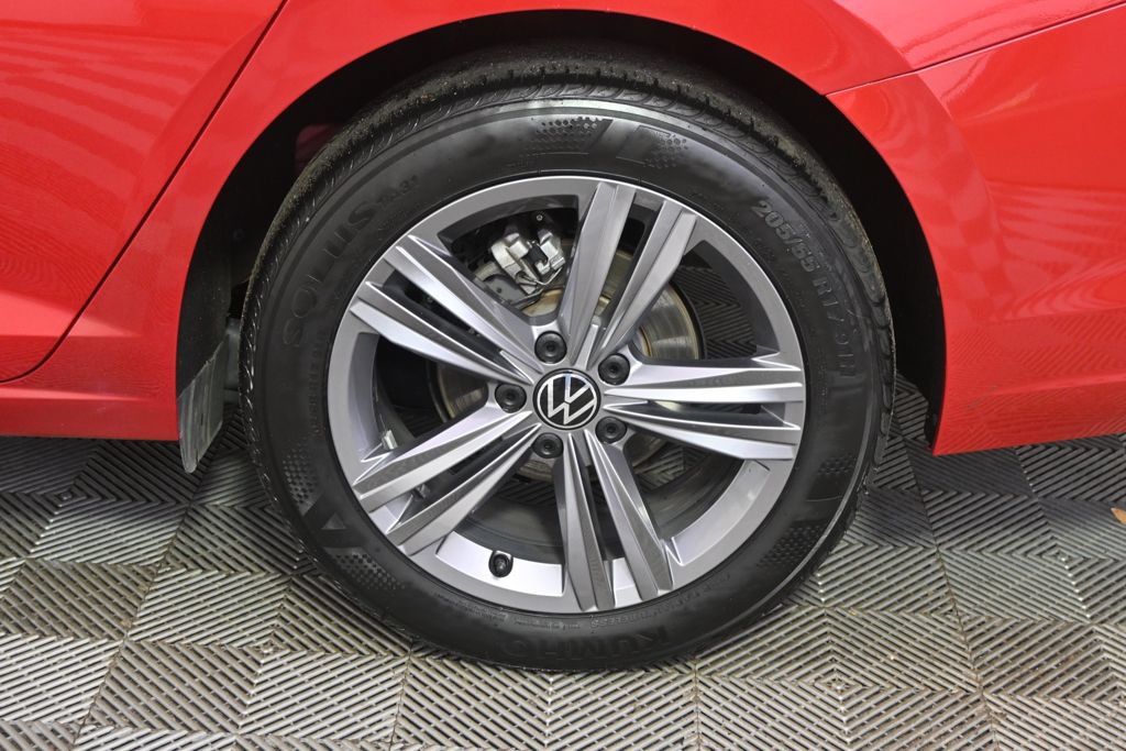 Used 2023 Volkswagen Jetta SE w/ Panoramic Sunroof Package FWD image 20