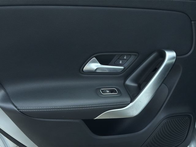 Used 2025 Mercedes-Benz CLA 250 image 21