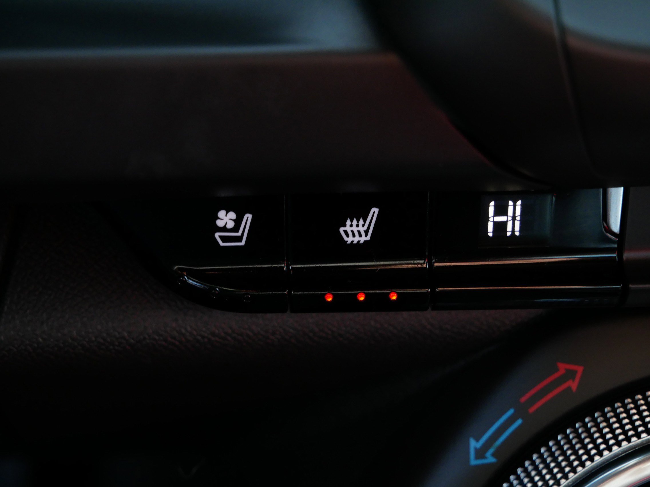 Used 2023 Chevrolet Camaro LT w/ RS Package image 28