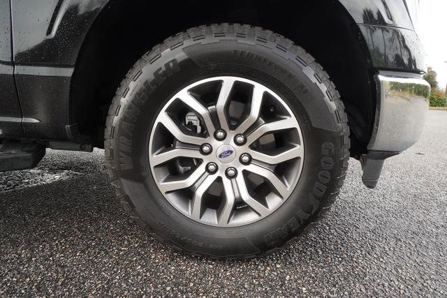 Used 2022 Ford F150 Lariat w/ Trailer Tow Package image 41