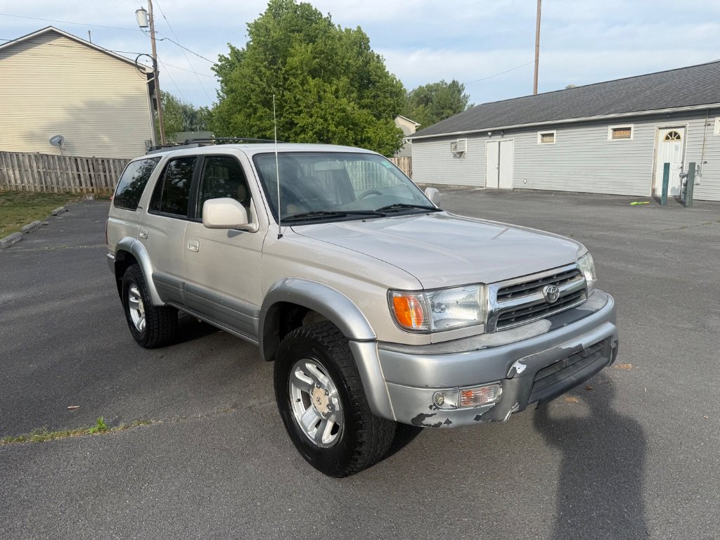 Used 2000 Toyota 4Runner Limited AWD/4WD image 3