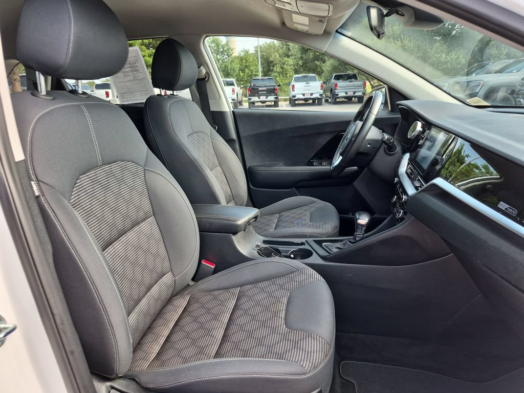 Used 2020 Kia Niro LXS FWD image 36