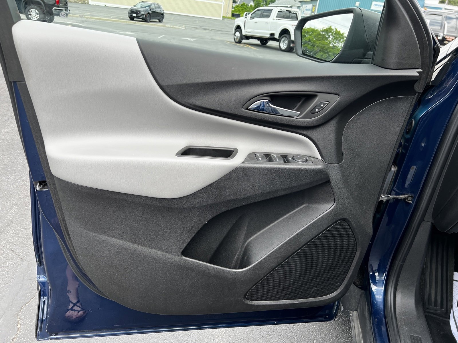 Used 2022 Chevrolet Equinox LS w/ LS Convenience Package image 13