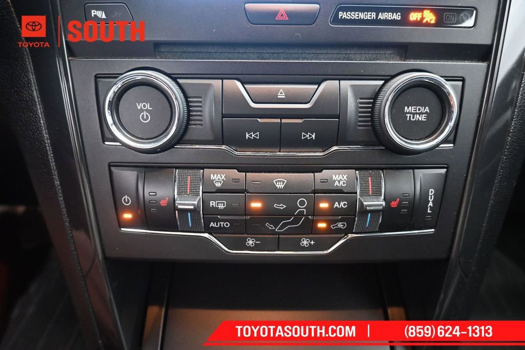 Used 2017 Ford Explorer XLT w/ Equipment Group 202A FWD image 19