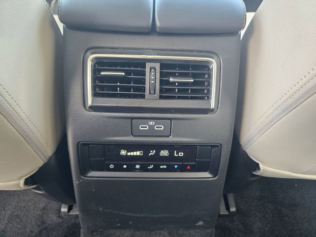 Certified 2024 MAZDA CX-90 Plug-In Hybrid w/ Preferred AWD/4WD image 10