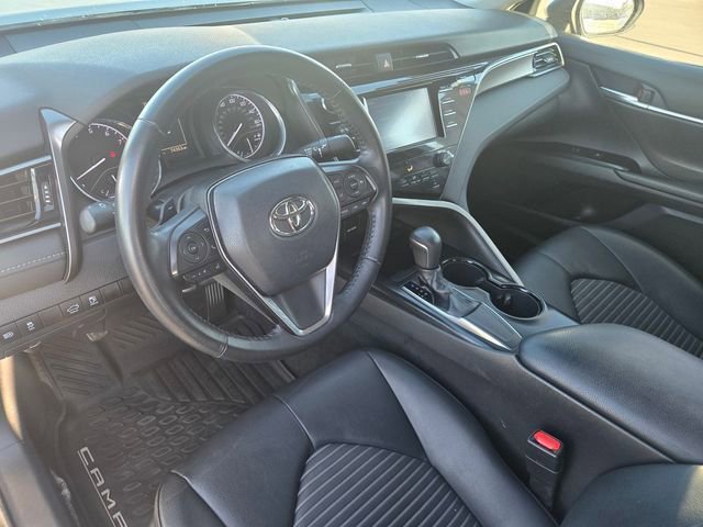 Used 2019 Toyota Camry SE w/ Accessory Appearance Package image 12