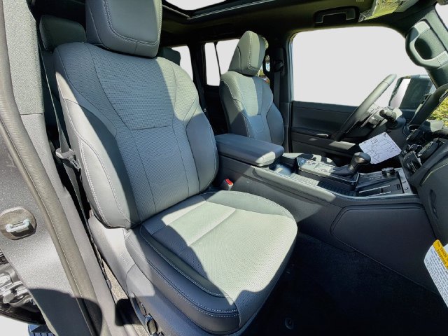 New 2026 Lexus GX 550 w/ Cold Area Package AWD/4WD image 15