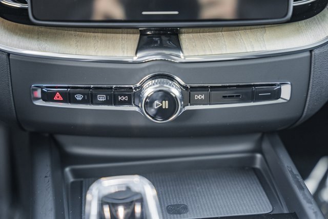 New 2026 Volvo XC60 B5 Plus w/ Protection Package Premier image 23