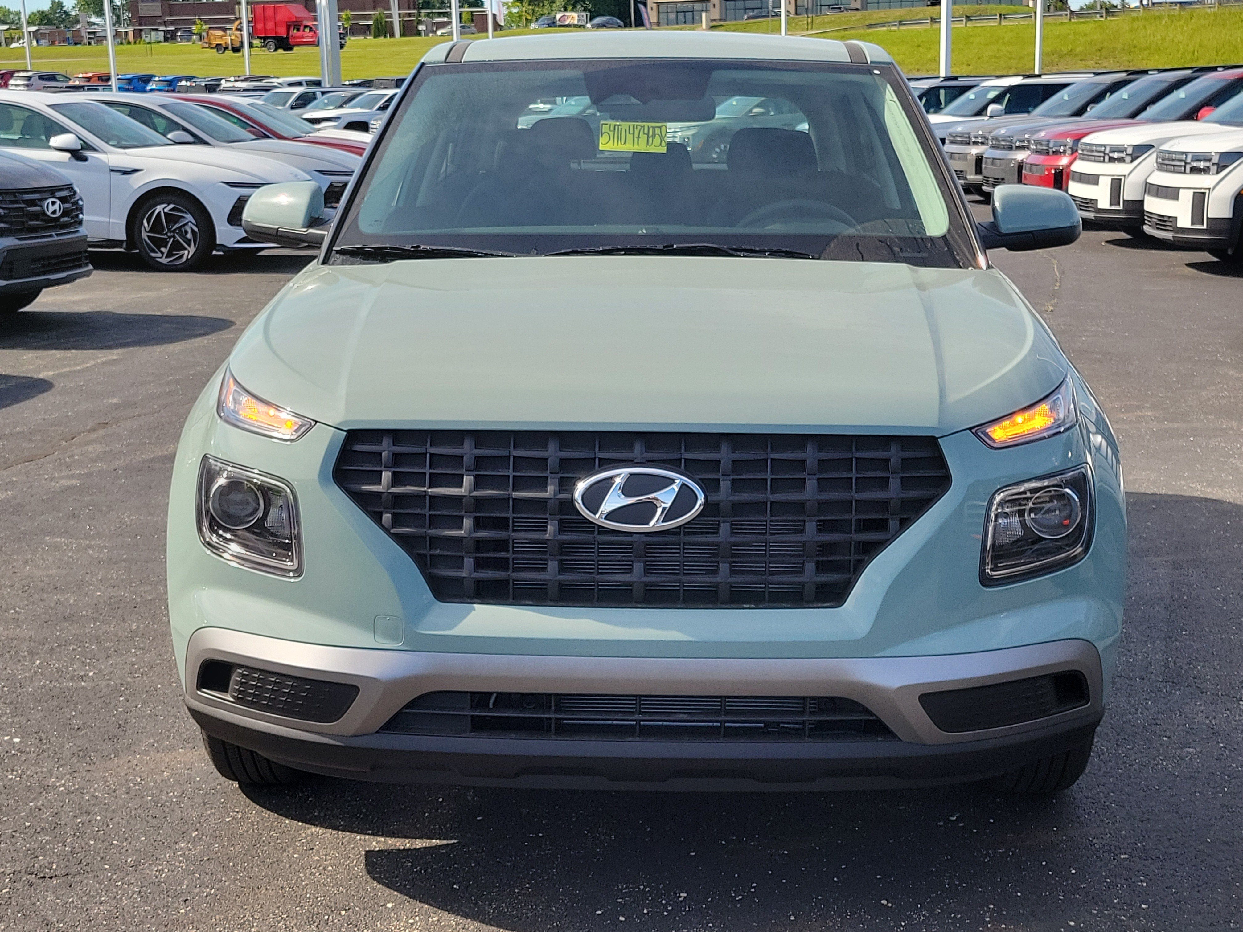 New 2026 Hyundai Venue SE FWD image 2