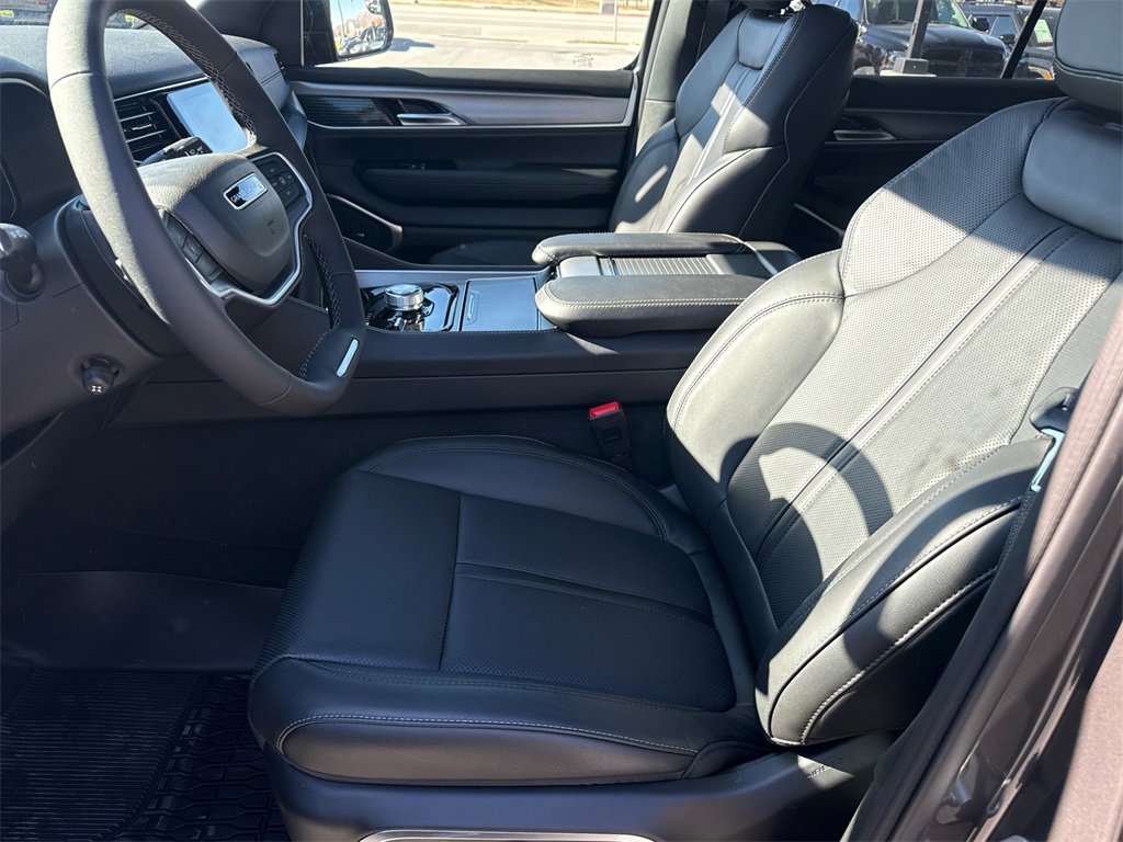 New 2026 Jeep Grand Wagoneer 4WD w/ Premium Group I image 7