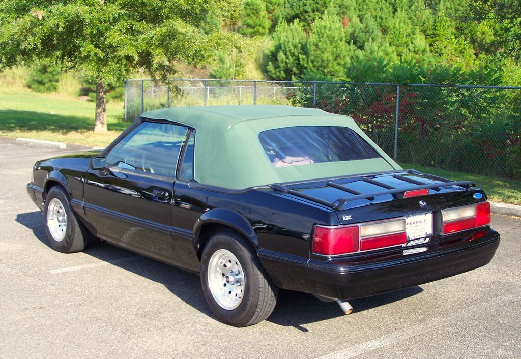 Used 1992 Ford Mustang LX image 2