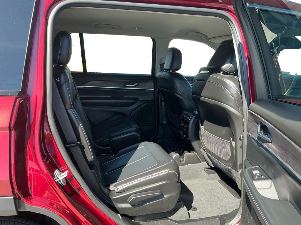 Used 2023 Jeep Grand Cherokee L Limited image 23