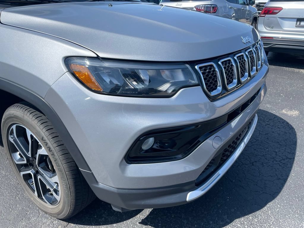Used 2023 Jeep Compass Limited AWD/4WD image 24