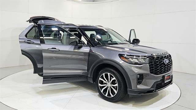 Used 2025 Ford Explorer ST-Line AWD/4WD image 29