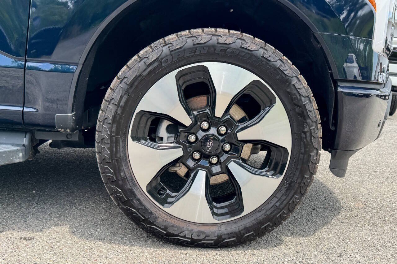 Used 2024 Ford F150 Lightning Platinum AWD/4WD image 13
