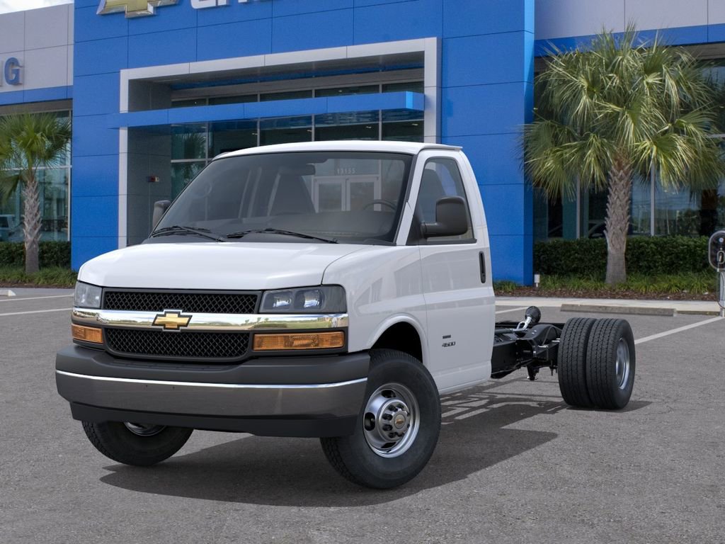 New 2026 Chevrolet Express 4500 w/ Power Convenience Package RWD image 8