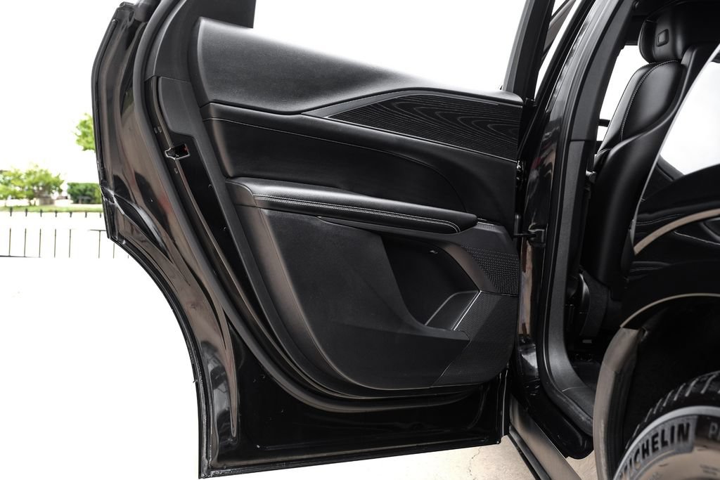 Used 2024 Cadillac Lyriq Luxury RWD image 45