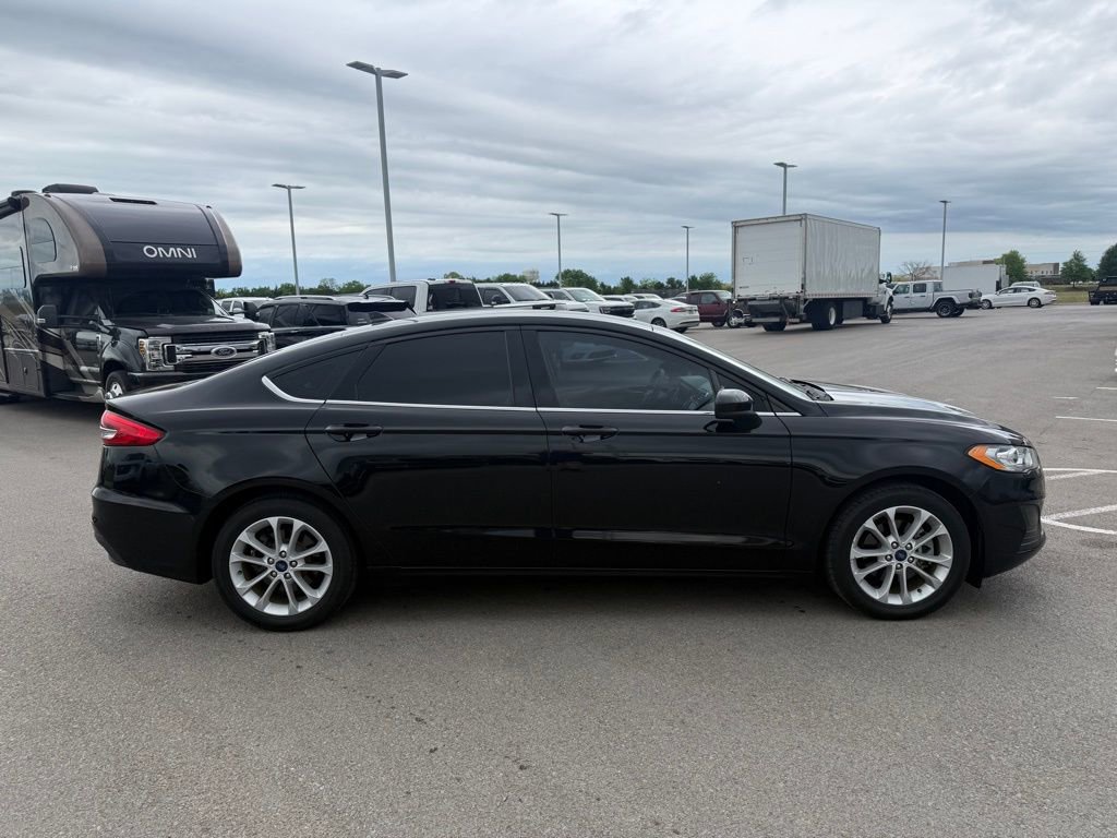 Used 2020 Ford Fusion SE FWD image 14