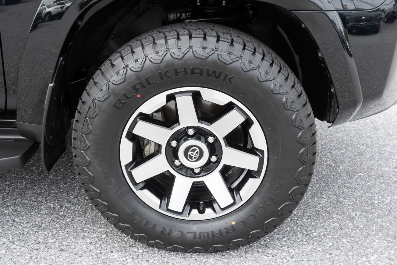 Used 2024 Toyota 4Runner TRD Off-Road image 12