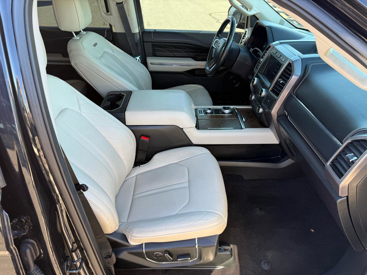 Used 2019 Ford Expedition Platinum image 24