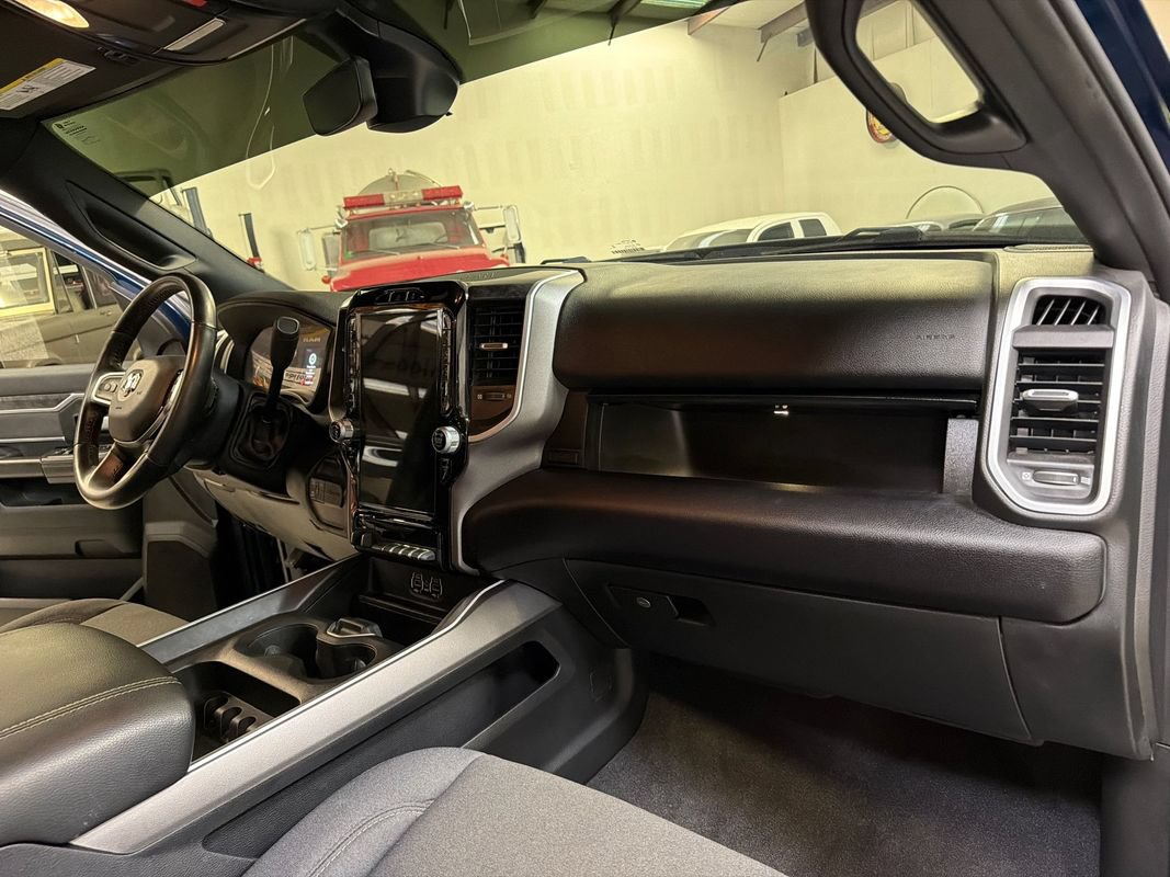 Used 2024 RAM 3500 Big Horn w/ Night Edition AWD/4WD image 39
