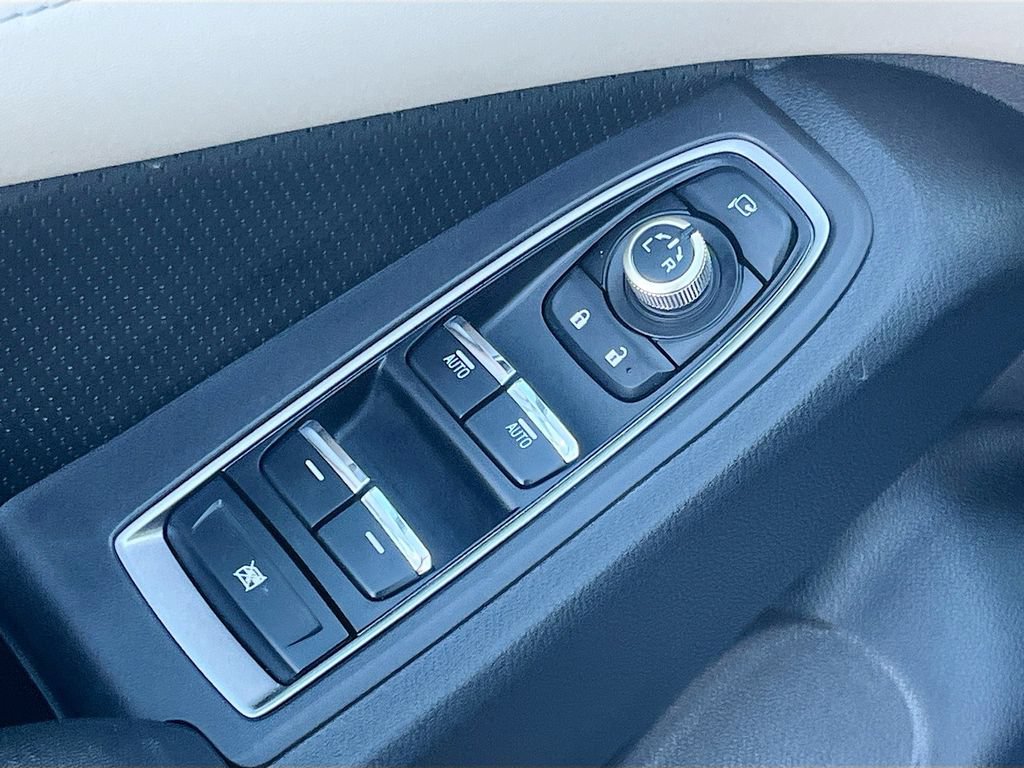 Used 2022 Subaru Ascent Touring AWD/4WD image 18