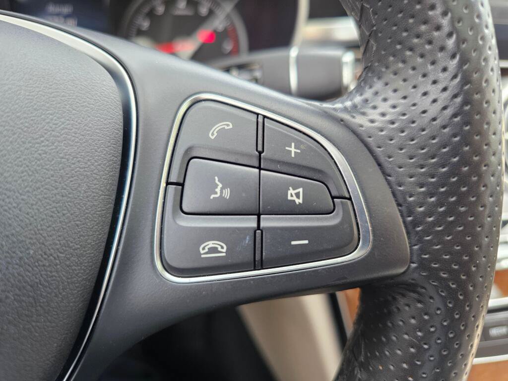 Used 2016 Mercedes-Benz C 300 4MATIC Sedan image 30