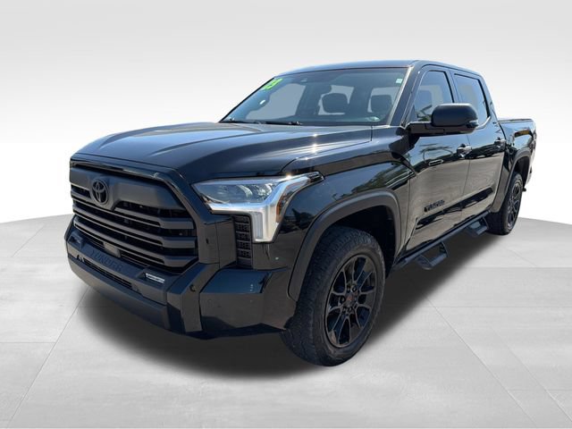 Used 2023 Toyota Tundra SR5 w/ SR5 Convenience Package AWD/4WD image 3