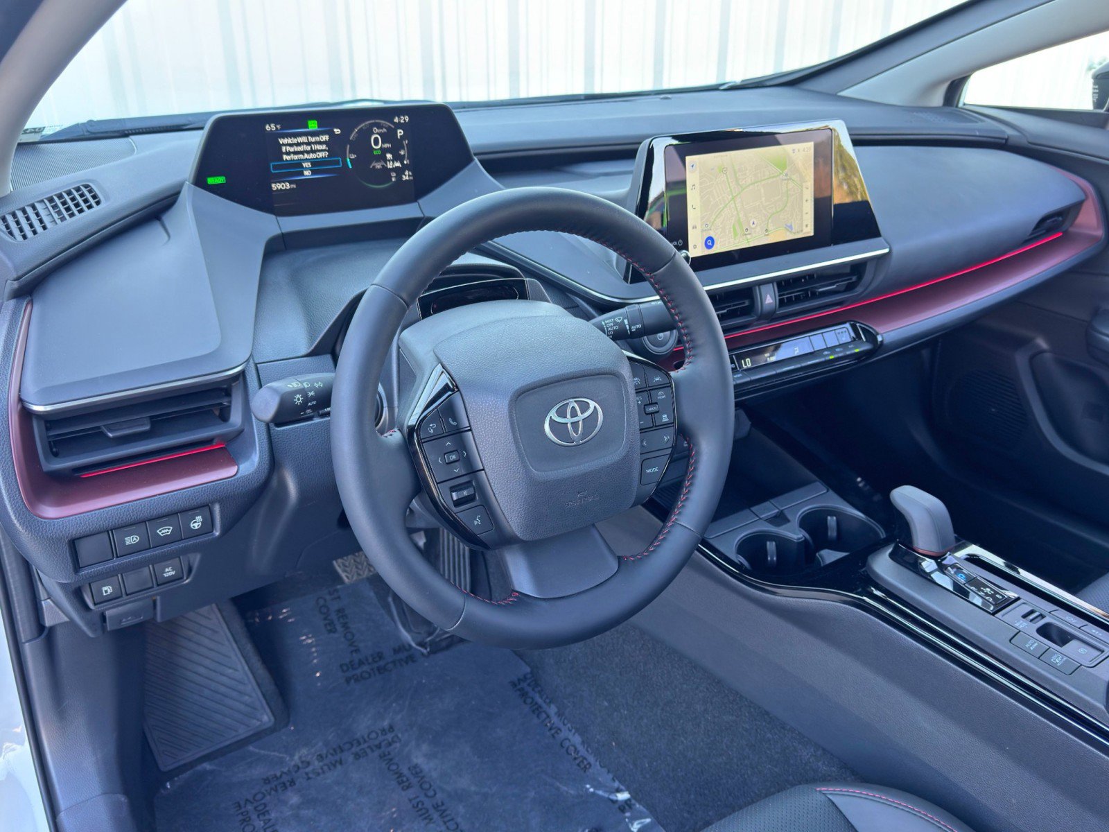 Used 2025 Toyota Prius Plug-In Hybrid XSE FWD image 12