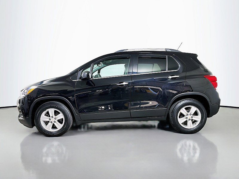 Used 2020 Chevrolet Trax LT w/ LT Convenience Package image 4