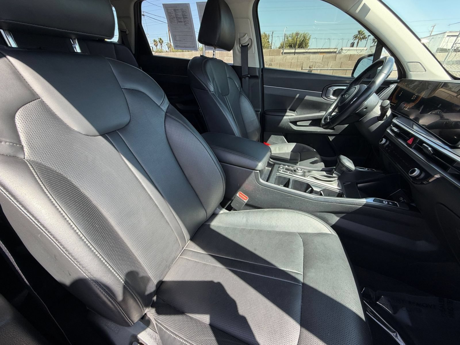 Used 2024 Kia Sorento S FWD image 39