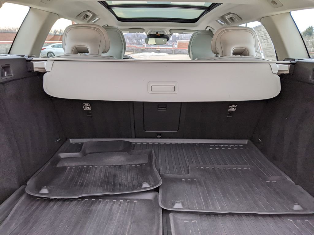 Used 2021 Volvo V60 T5 Momentum image 27