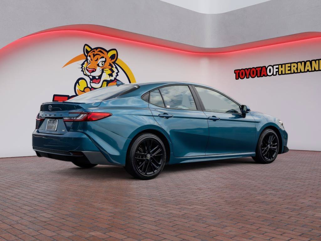 Used 2025 Toyota Camry SE FWD image 6