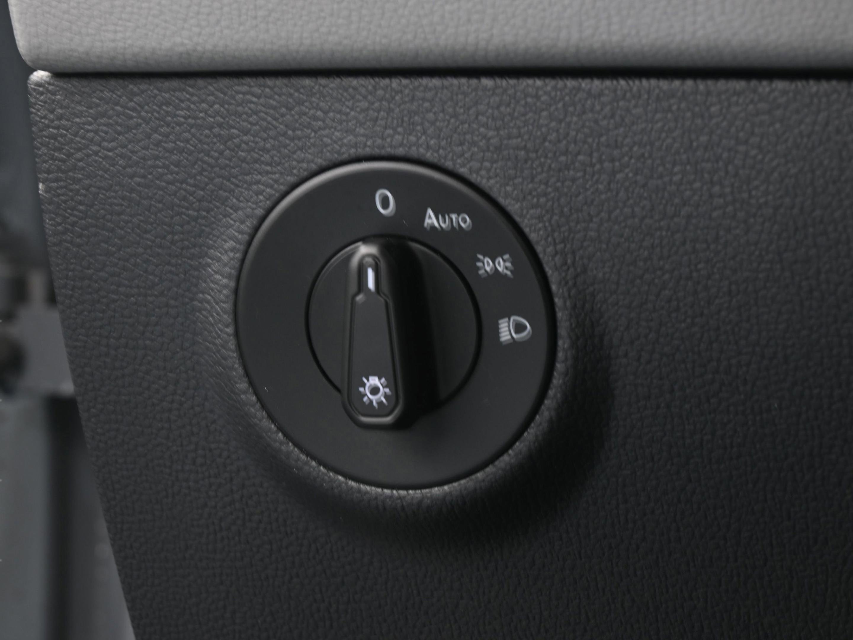 Used 2024 Volkswagen Taos SE image 49