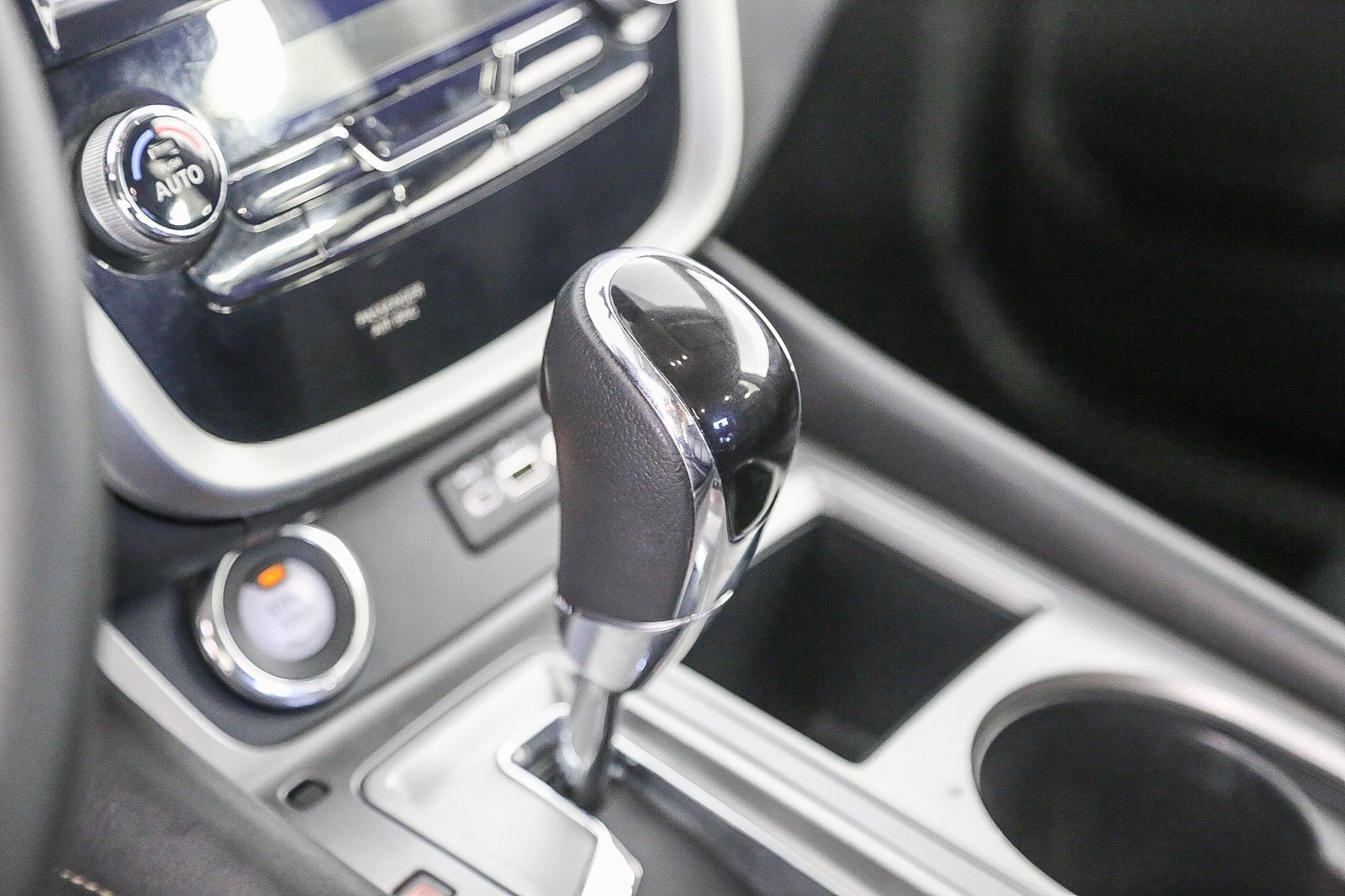 Used 2023 Nissan Murano SV image 18