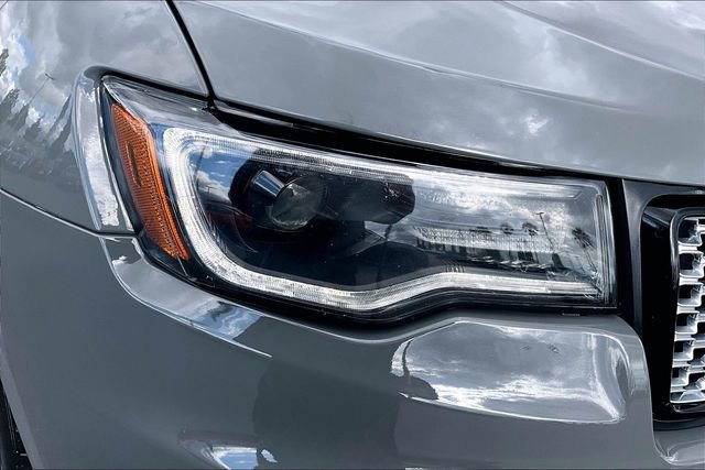 Used 2020 Jeep Grand Cherokee Altitude AWD/4WD image 31