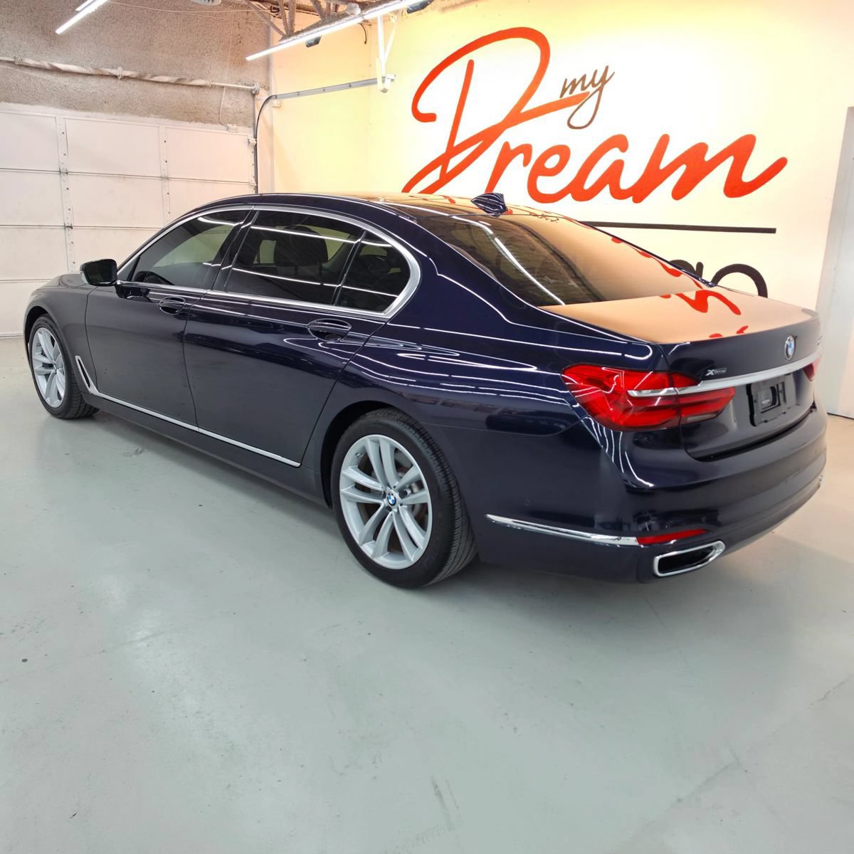 Used 2019 BMW 750i xDrive AWD/4WD image 4