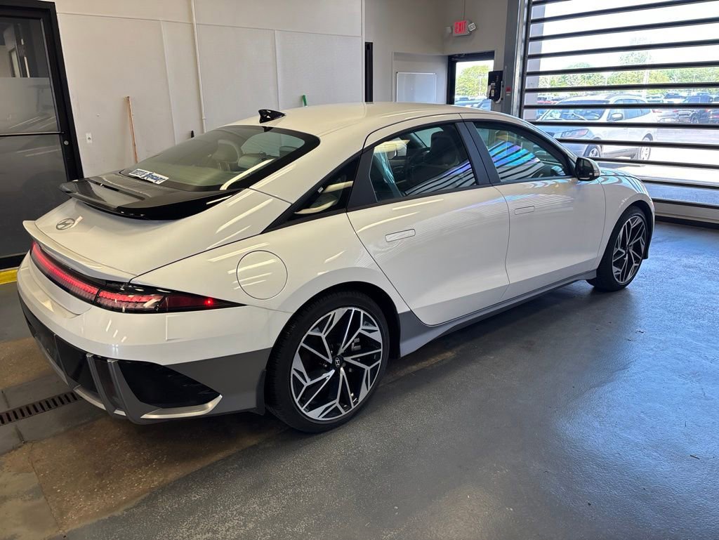 Used 2025 Hyundai Ioniq 6 SEL AWD/4WD image 4