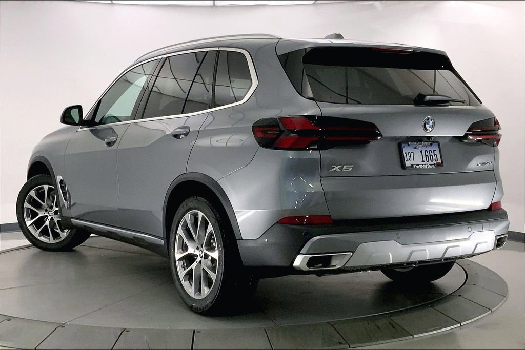 New 2026 BMW X5 xDrive40i w/ Premium Package image 2