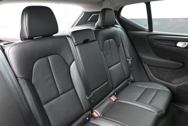 Used 2023 Volvo XC40 B4 Plus w/ Driver Assist Package FWD image 31