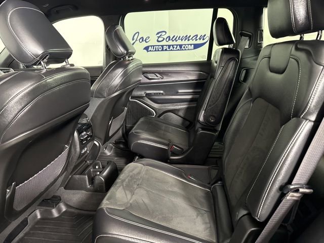 Used 2021 Jeep Grand Cherokee L Laredo image 4