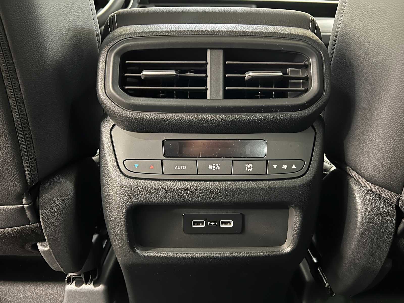 New 2025 Honda Pilot Touring image 31