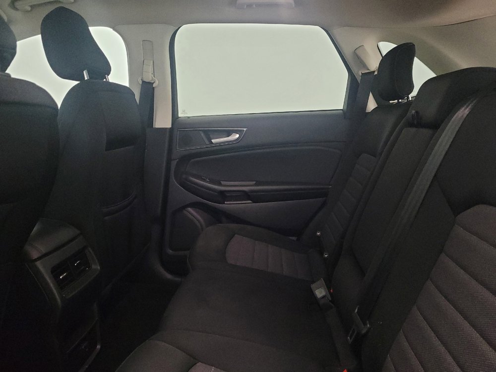 Used 2020 Ford Edge SE FWD image 18
